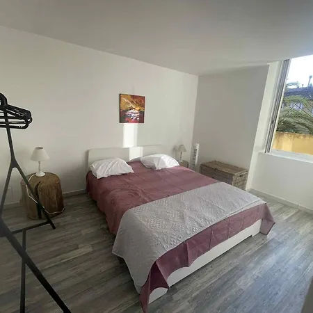 Le Nid Du Peintre Apartment *